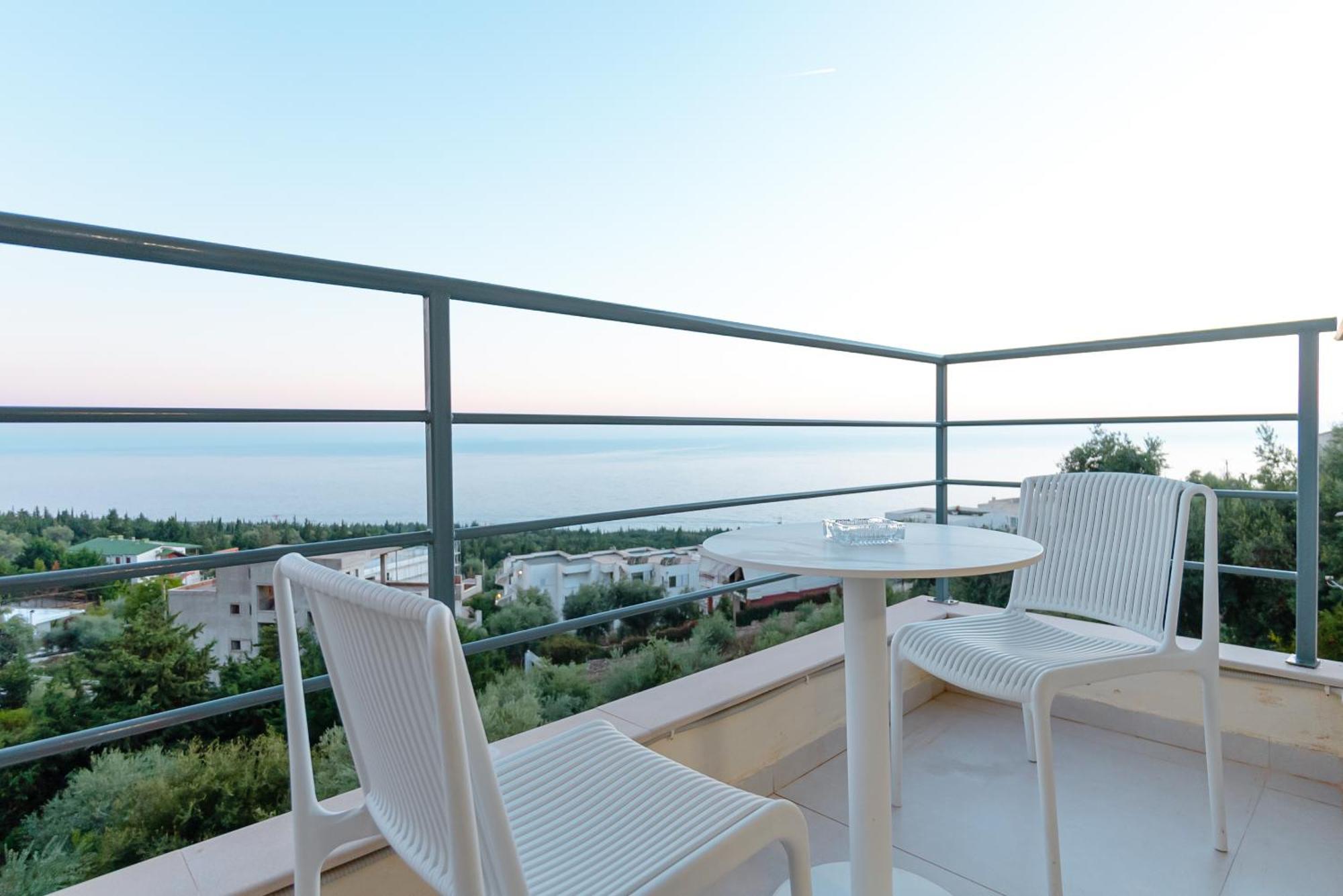 Kotarja Apartments Dhërmi Exteriör bild