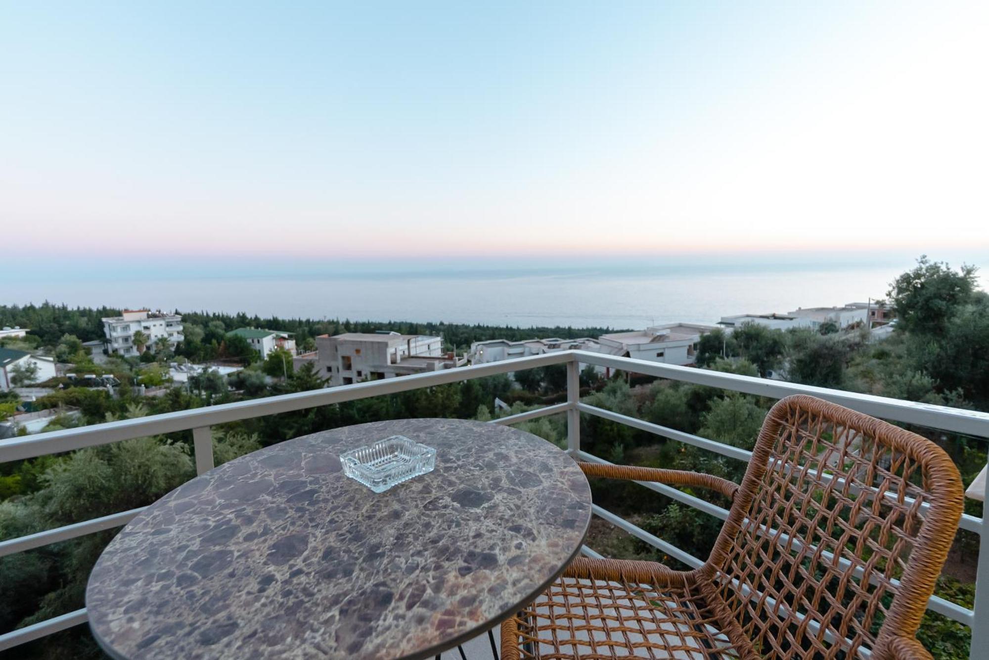 Kotarja Apartments Dhërmi Exteriör bild