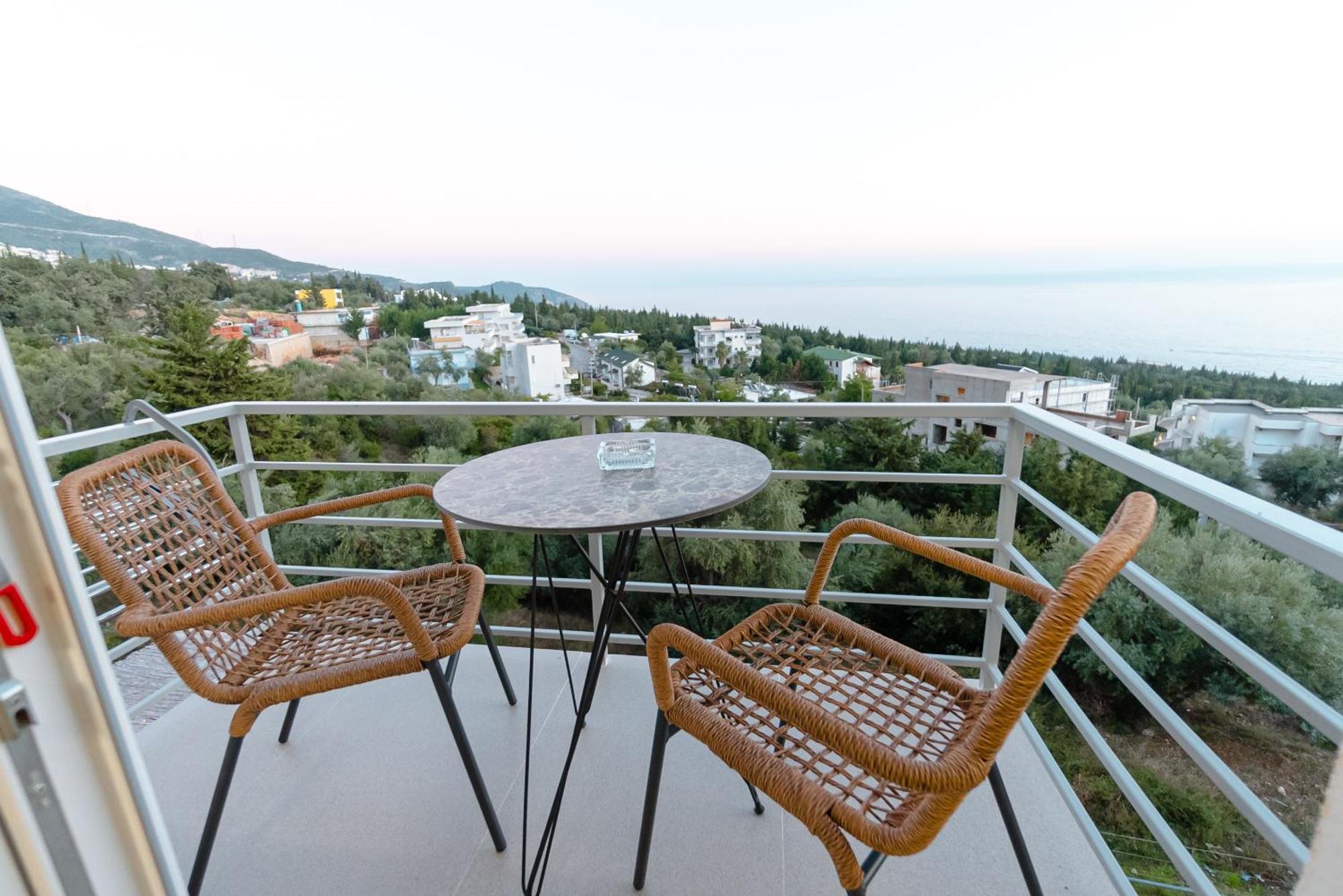 Kotarja Apartments Dhërmi Exteriör bild