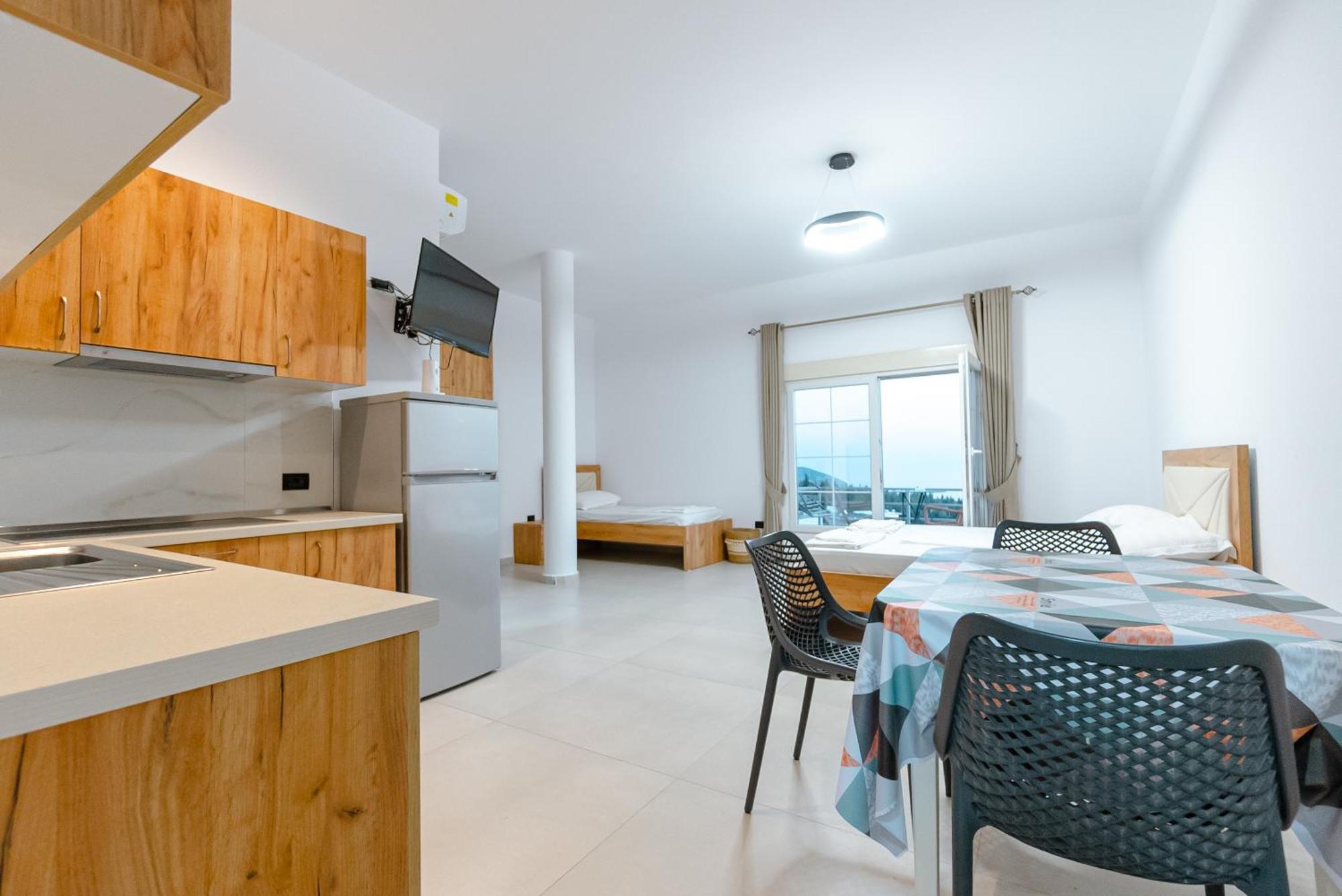 Kotarja Apartments Dhërmi Exteriör bild